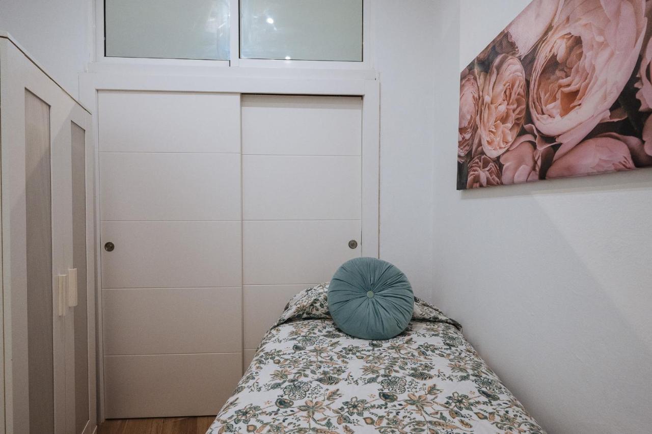 Divi Apartments Martinez Montanes Севилья Экстерьер фото