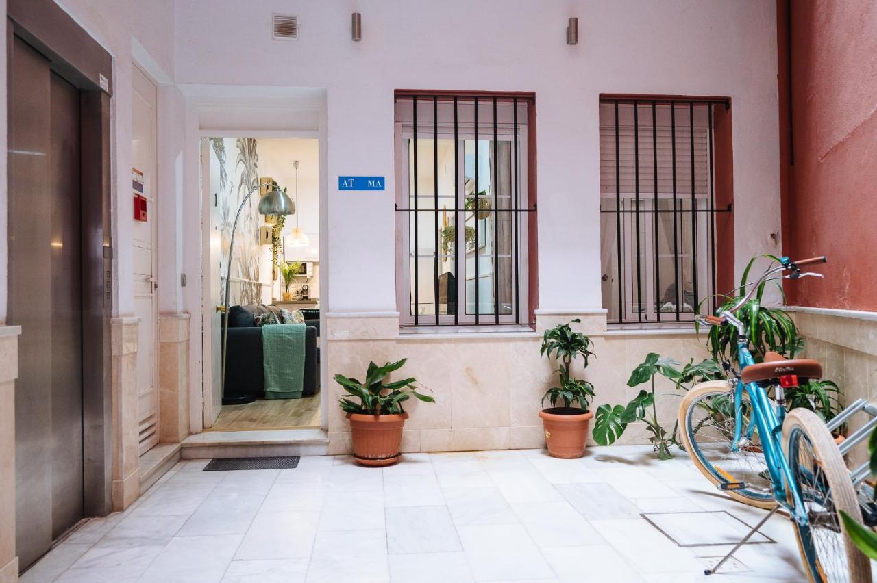 Divi Apartments Martinez Montanes Севилья Экстерьер фото