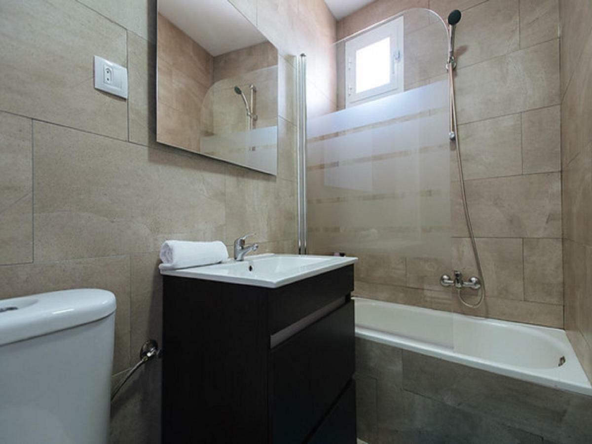 Divi Apartments Martinez Montanes Севилья Экстерьер фото